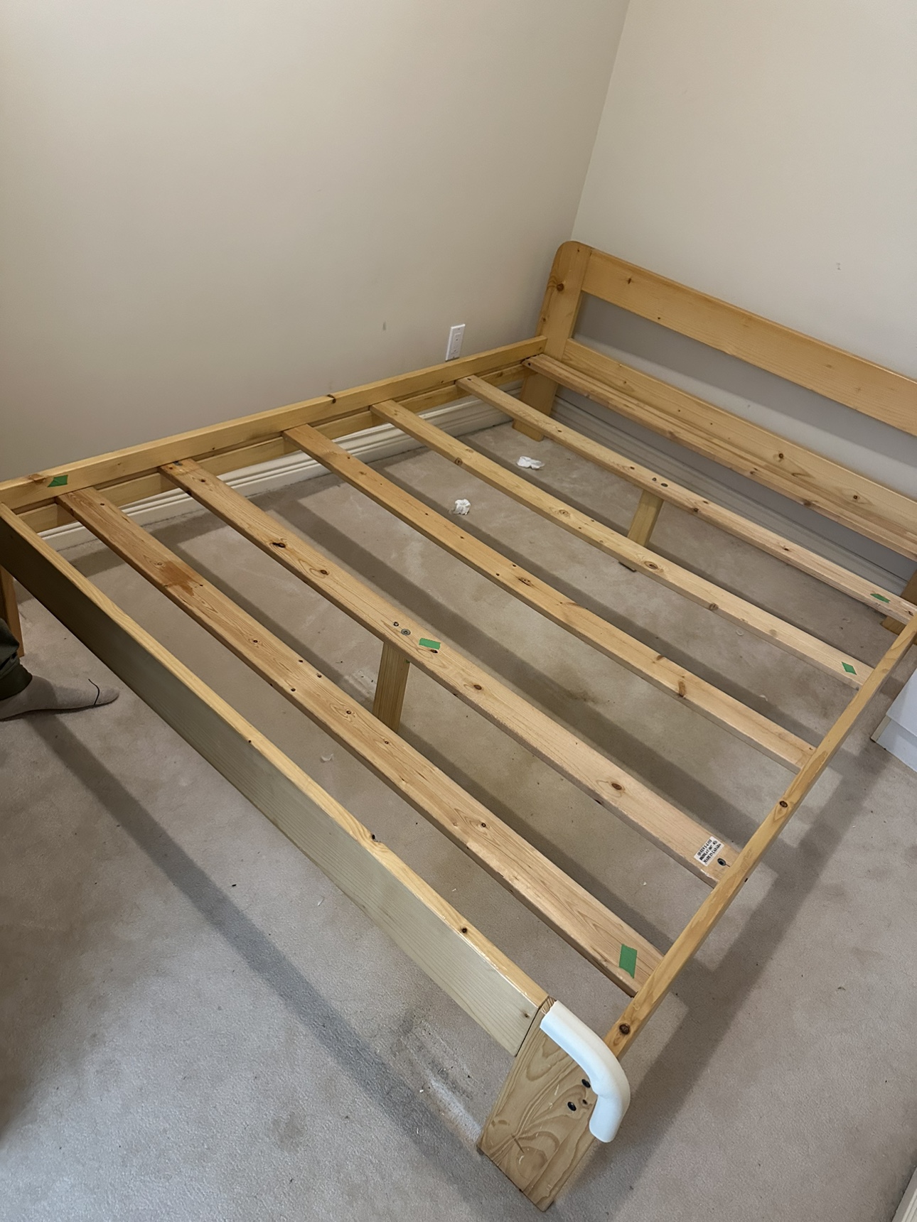 Solid wood Queen size Bed frame with mattress - photo 2
