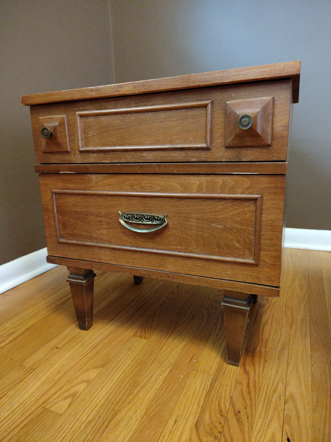 Pair of Vintage Wooden Nightstands - photo 2