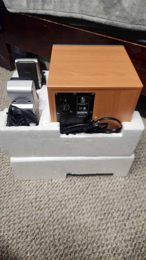 Logitech 2.1 Speaker System - New in Box image indicator(4)