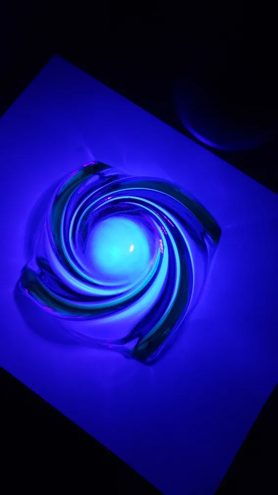 Vintage Mid-Century Modern Glass Ashtray image indicator(6)