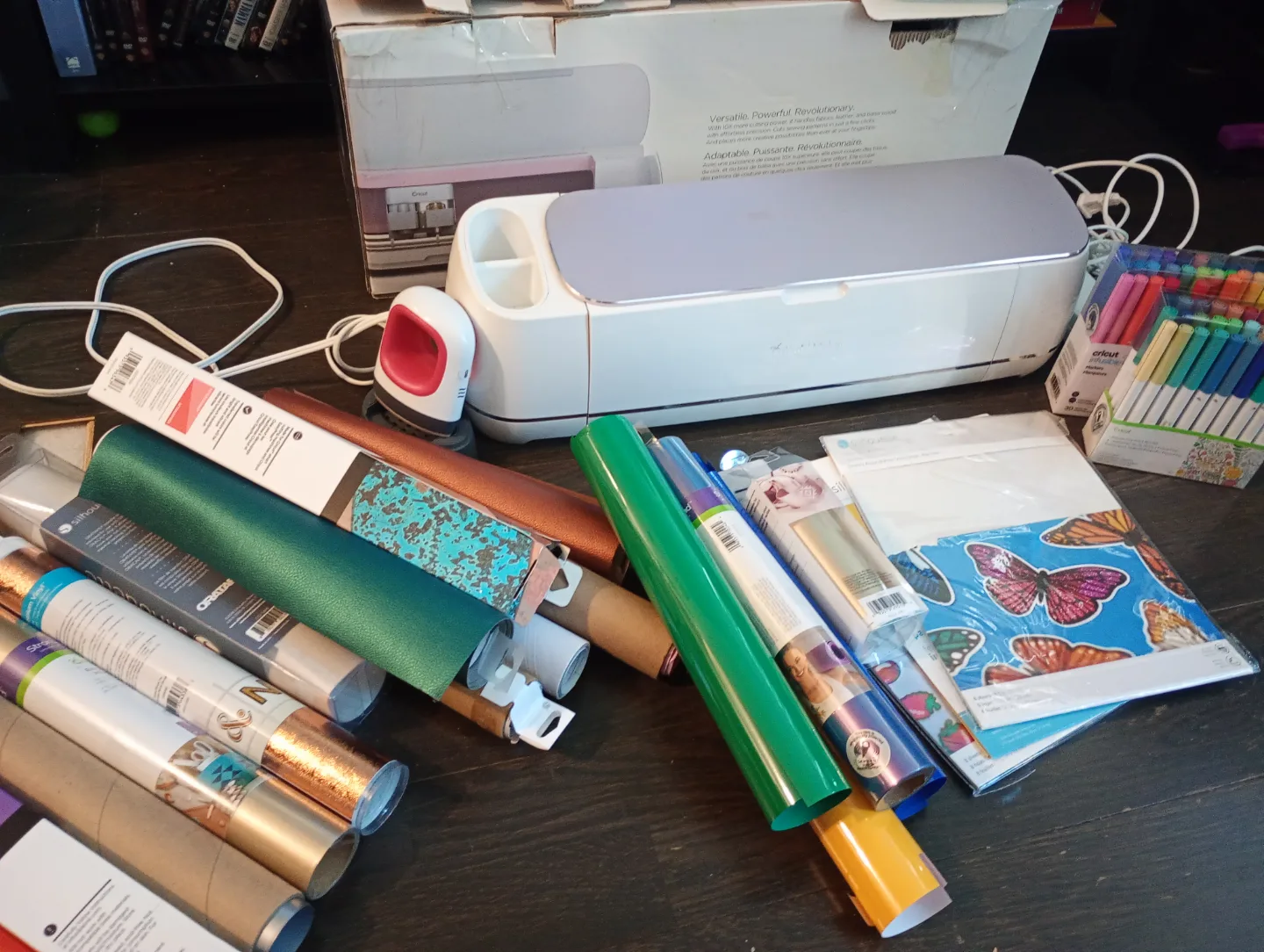 Cricut Maker Bundle with Accessories image indicator(7)