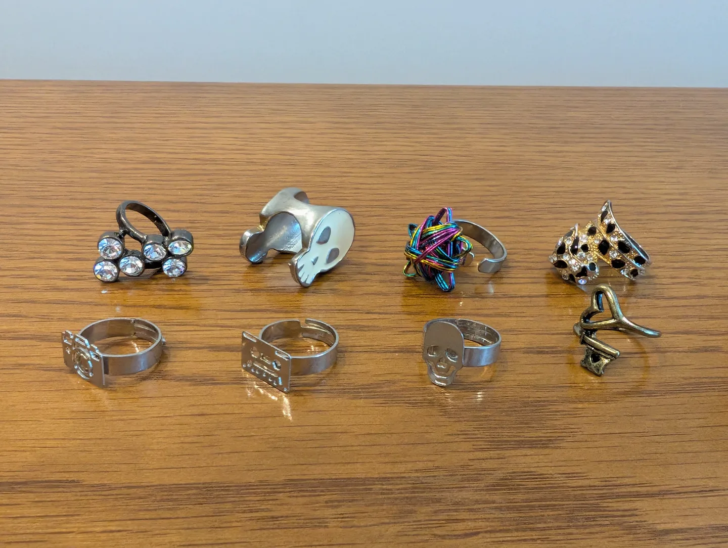 Jewellery: 8 Unique Rings image indicator(3)