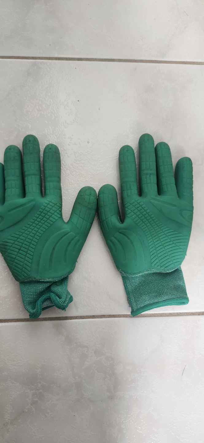 Green Gardening Gloves - photo 2