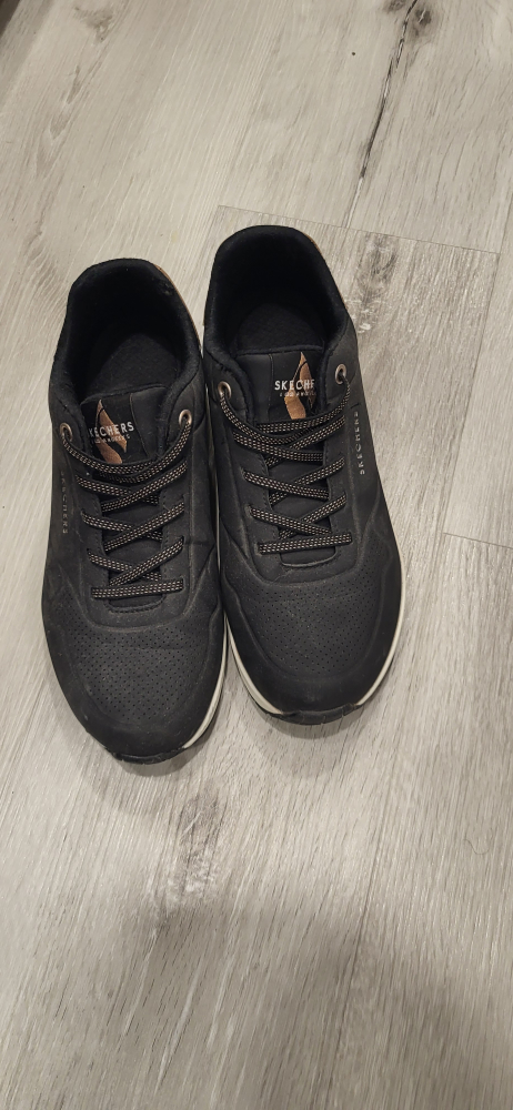 Skechers Women's Black Sneakers Size 6
