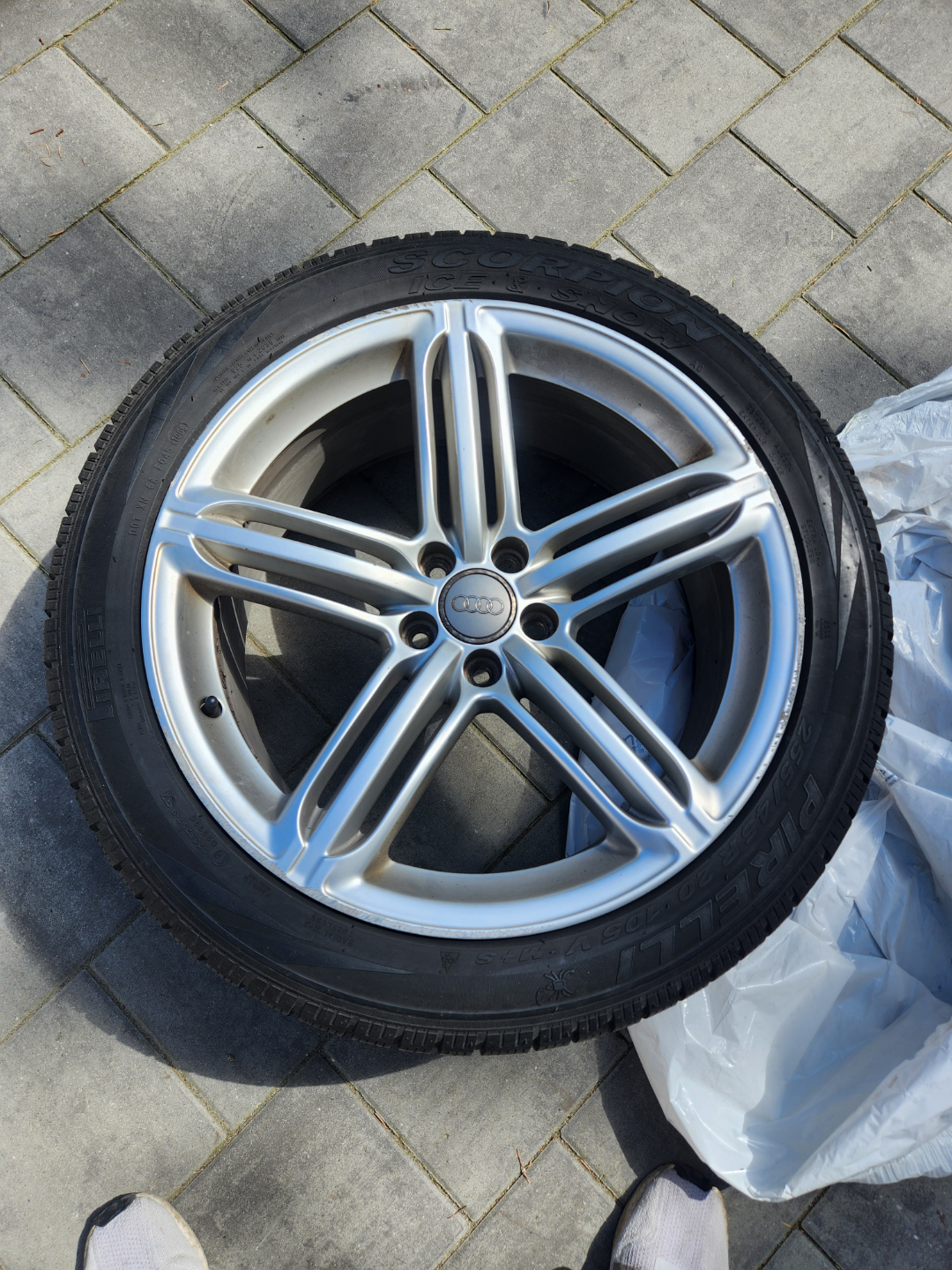2010 Audi Q5 factory 20" Rims - photo 2