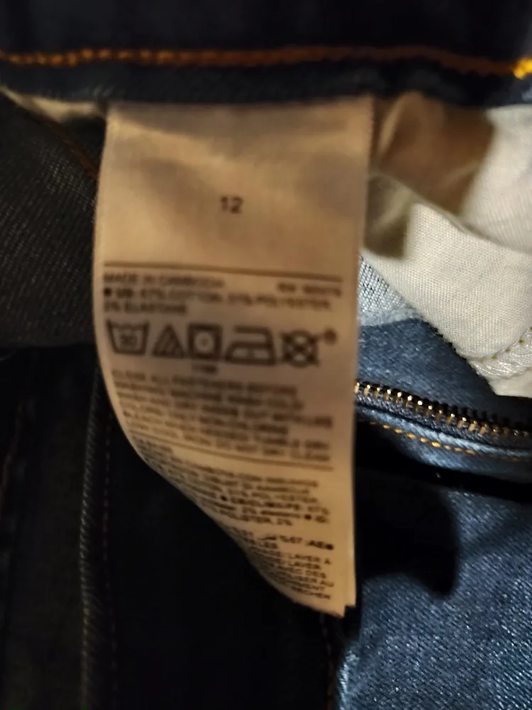 Old Navy Power Slim Jeans Size 12 image indicator(3)