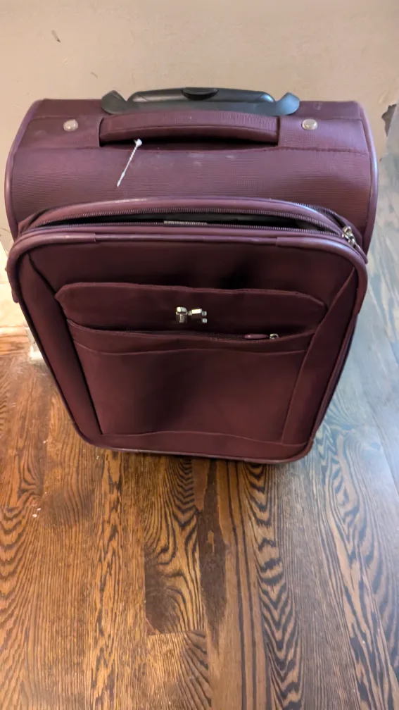 Carry-on Suitcase - Burgundy image indicator(2)