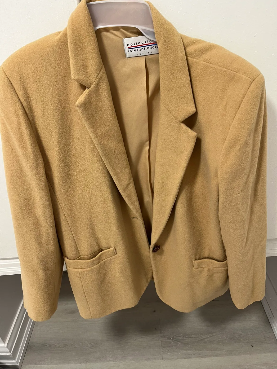 Collection Internationale Petite Women's Coat image indicator(7)