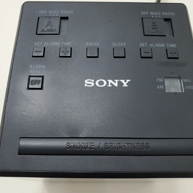 Sony FM/AM Clock Radio image indicator(6)