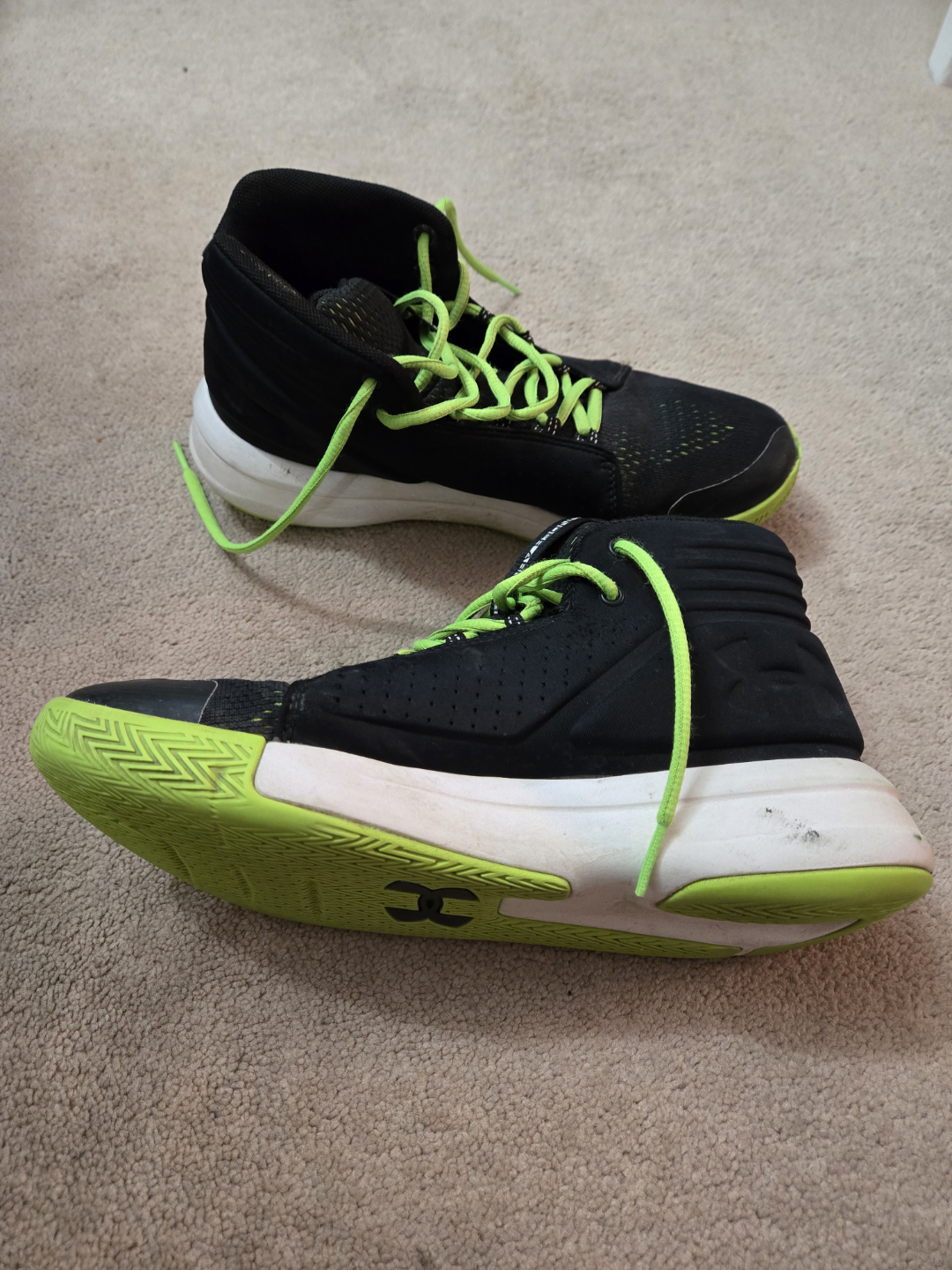 Under Armour Boys' Basketball Shoes - Size 7Y - photo 2