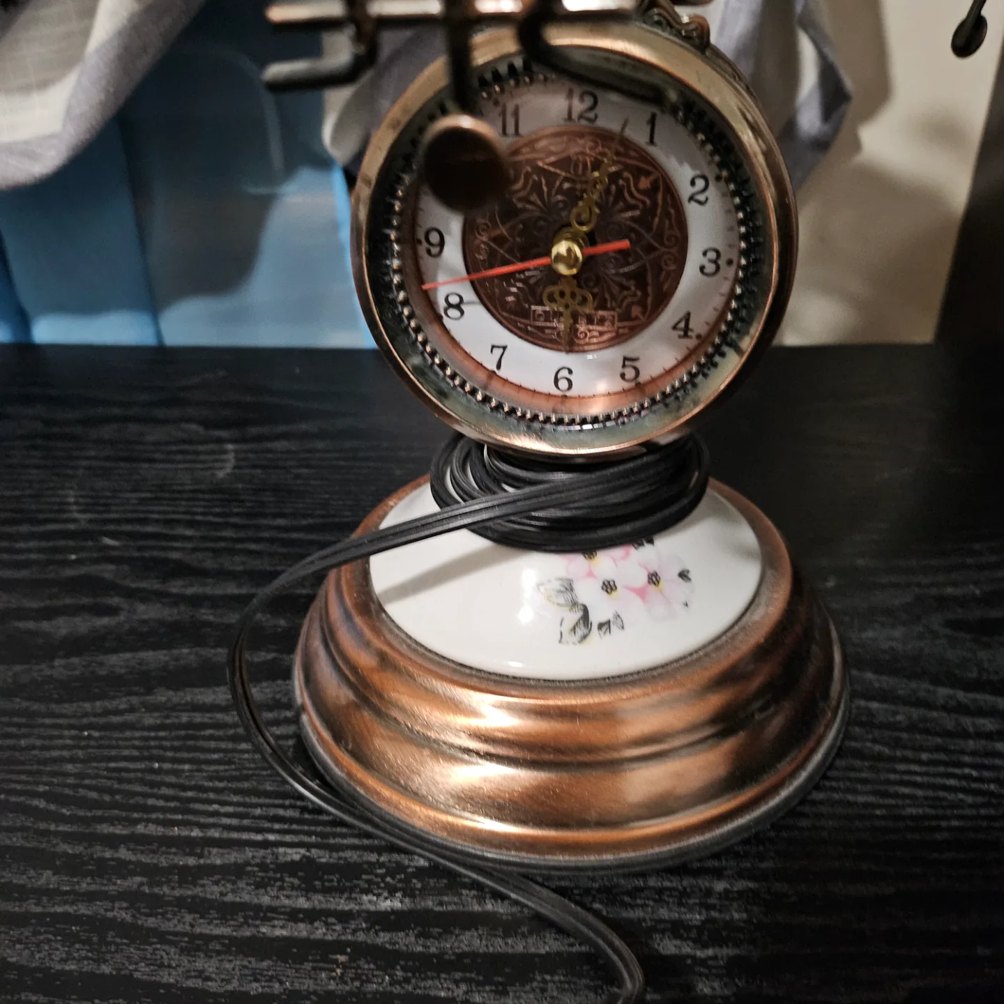 Antique-Style Table Lamp with Clock💚 image indicator(4)