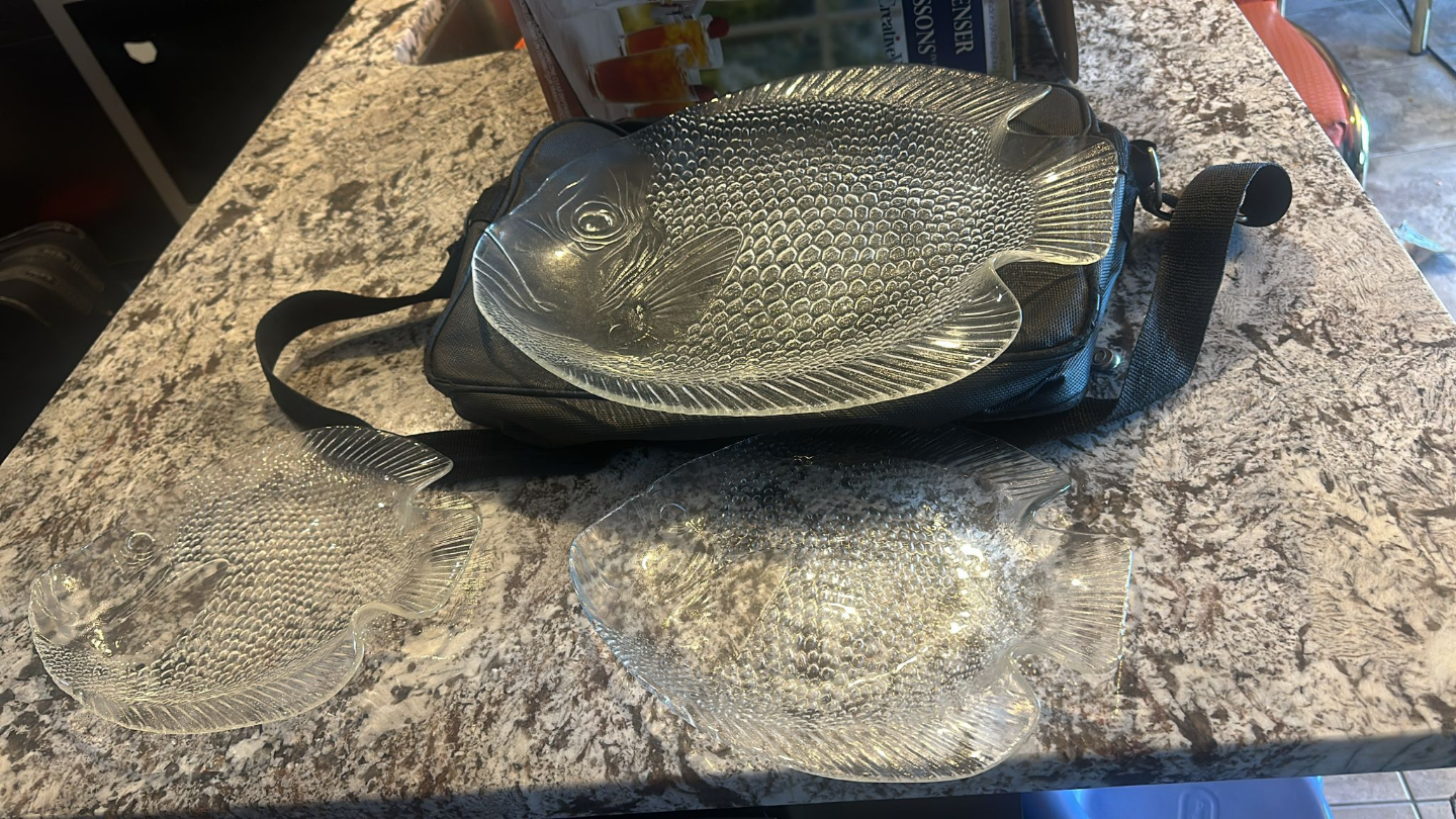 Set of Three Fish-Shaped Glass Plates - photo 2