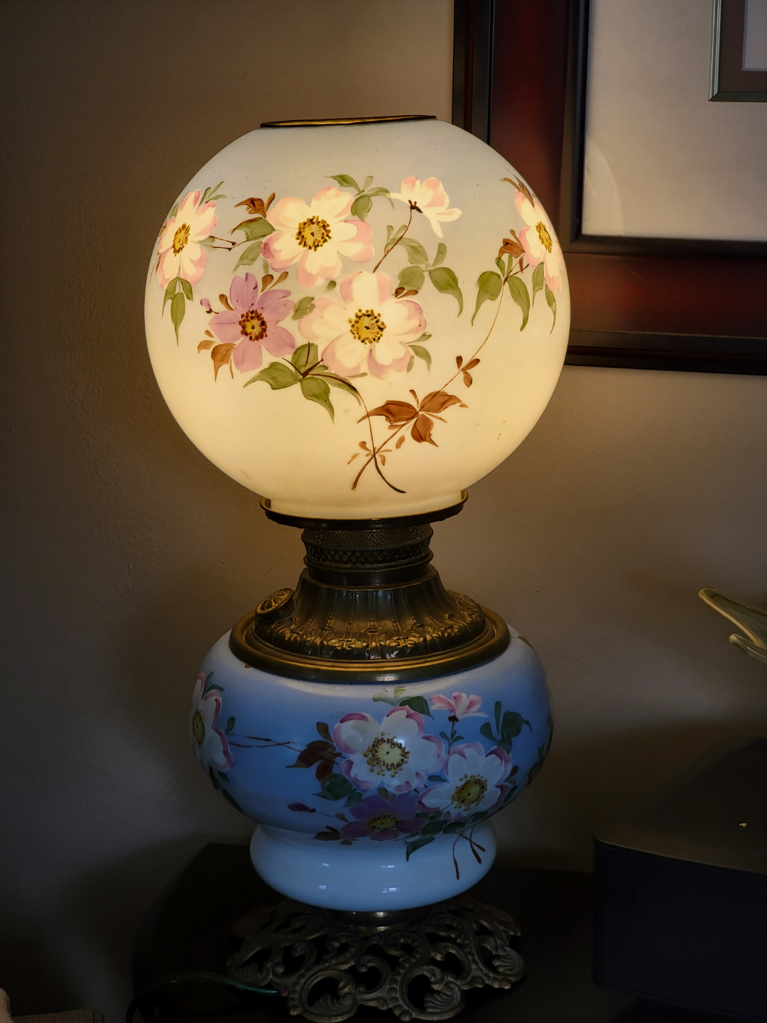 Antique Hand-Painted  qone with the wind electrified lamp - photo 4