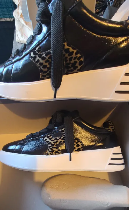 Hogan Lepord print Sneakers, Size 38 1/2 image indicator(3)