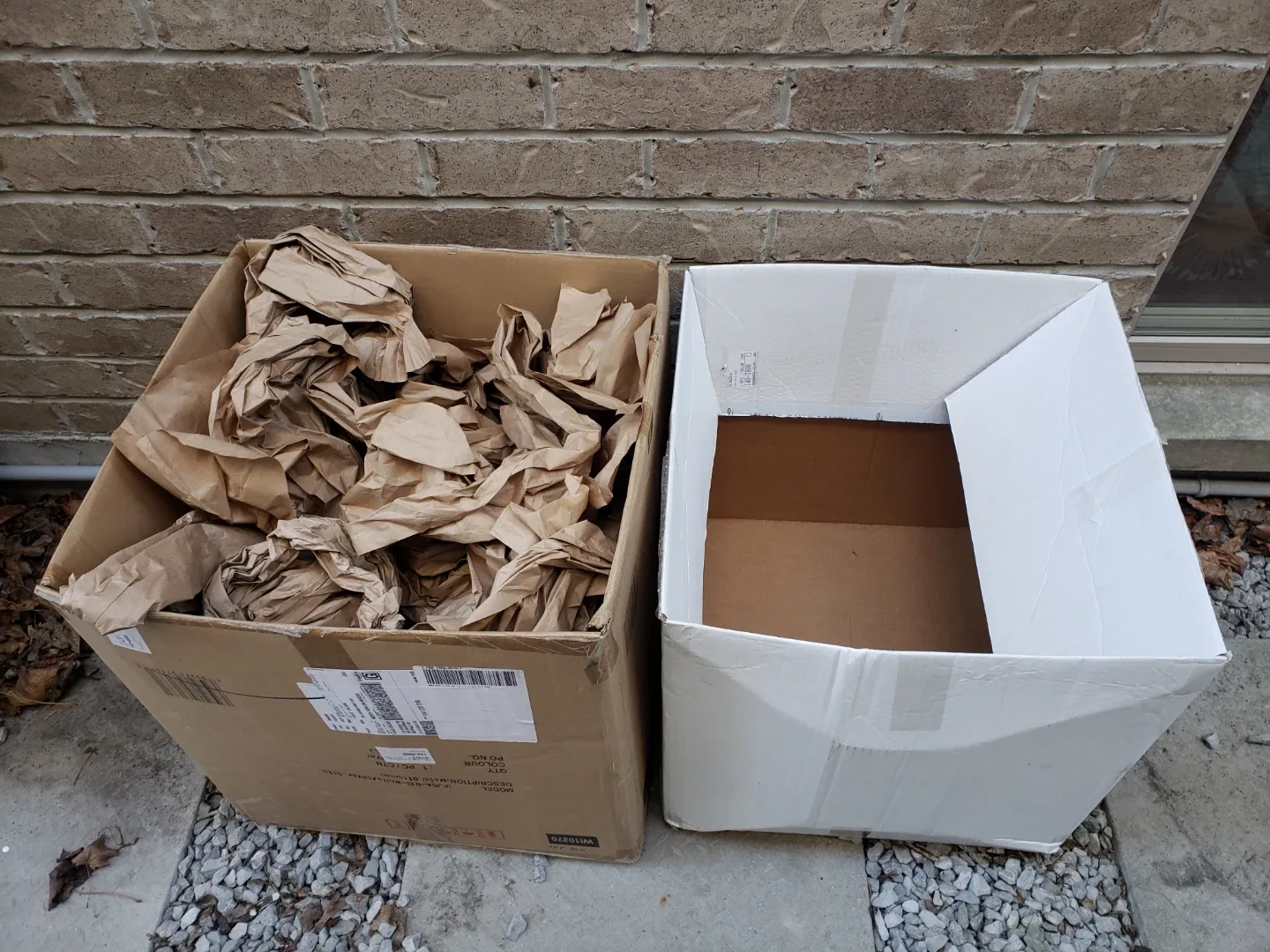Empty Cardboard Boxes & Packing Paper image indicator(5)