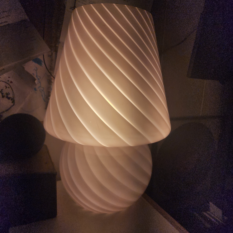 Unique Table Lamp ✨️🩷 - photo 2