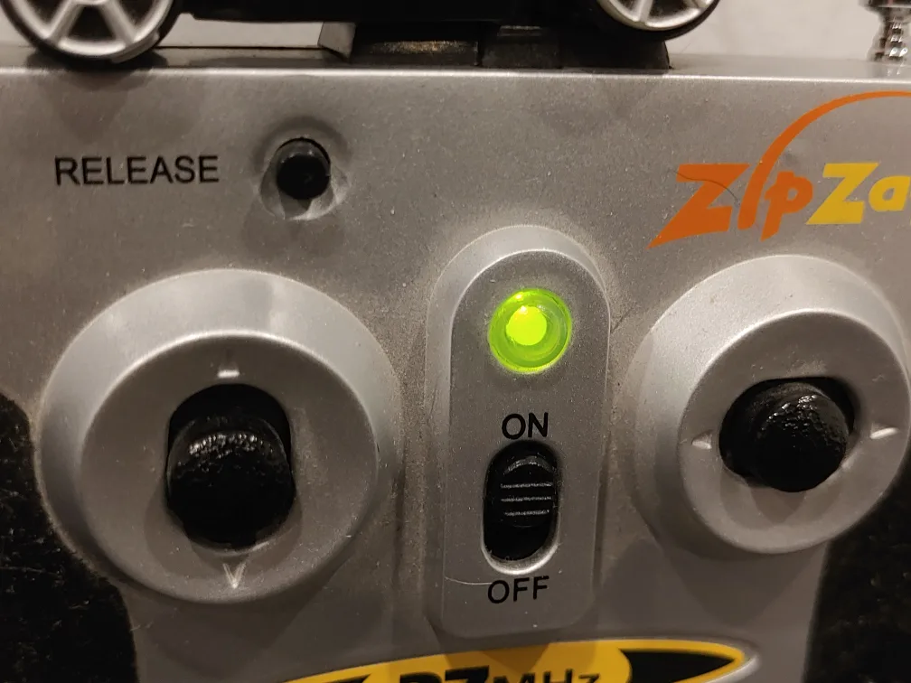 Zip Zaps Micro RC Car 27MHz Radio Shack Nissan 350Z image indicator(4)