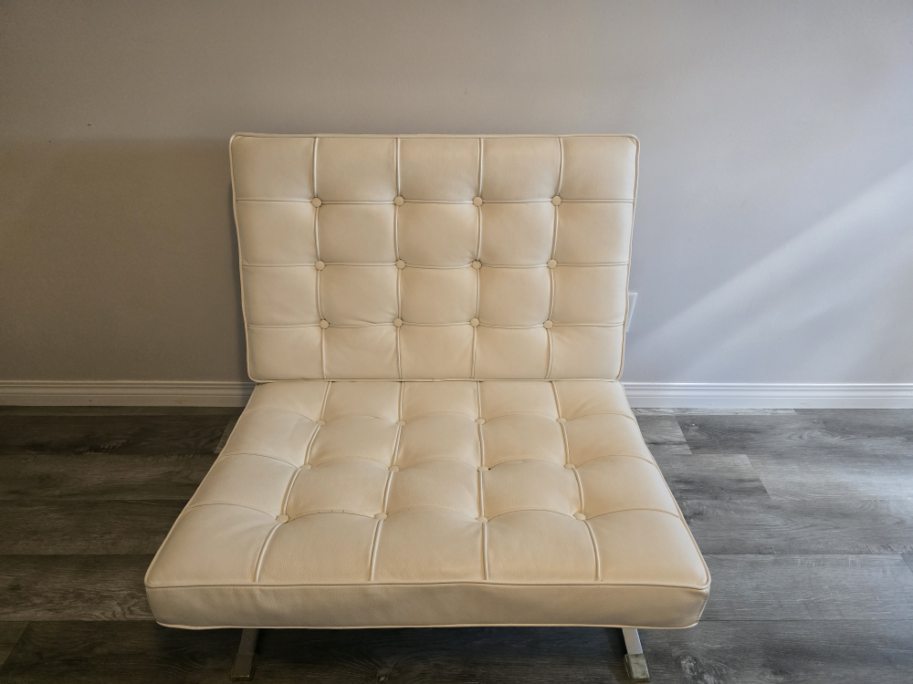 Mid-Century Modern Style Lounge Chair