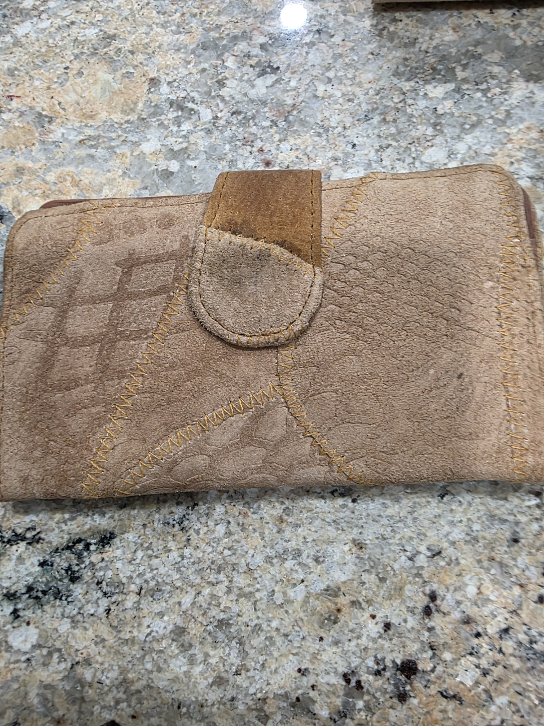 Vintage Leather Wallet with Card Slots  💚