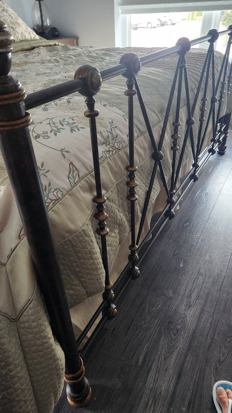 King Size Metal Bed Frame - photo 5