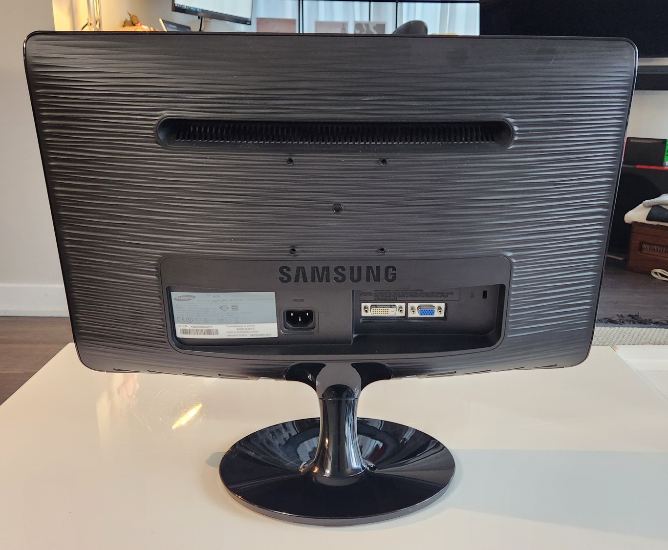 Samsung Syncmaster B2030 20" 1600×900 DVI-D VGA LCD Monitor - photo 2