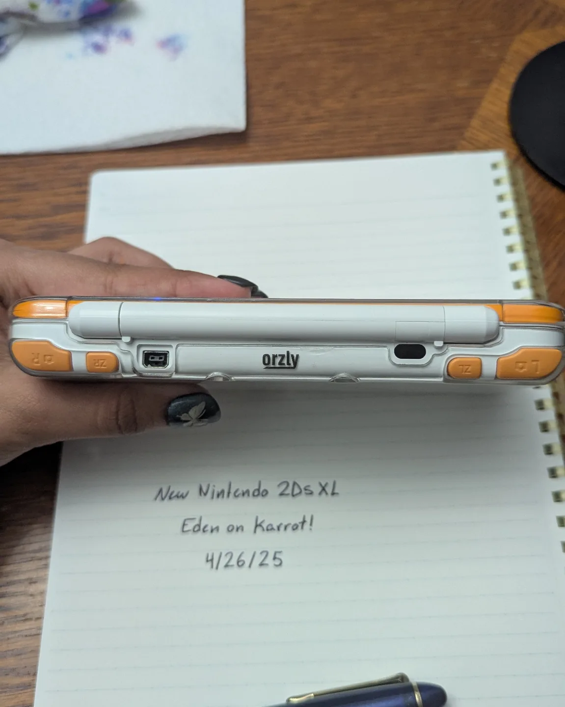 White & Orange New Nintendo 2DS XL image indicator(4)