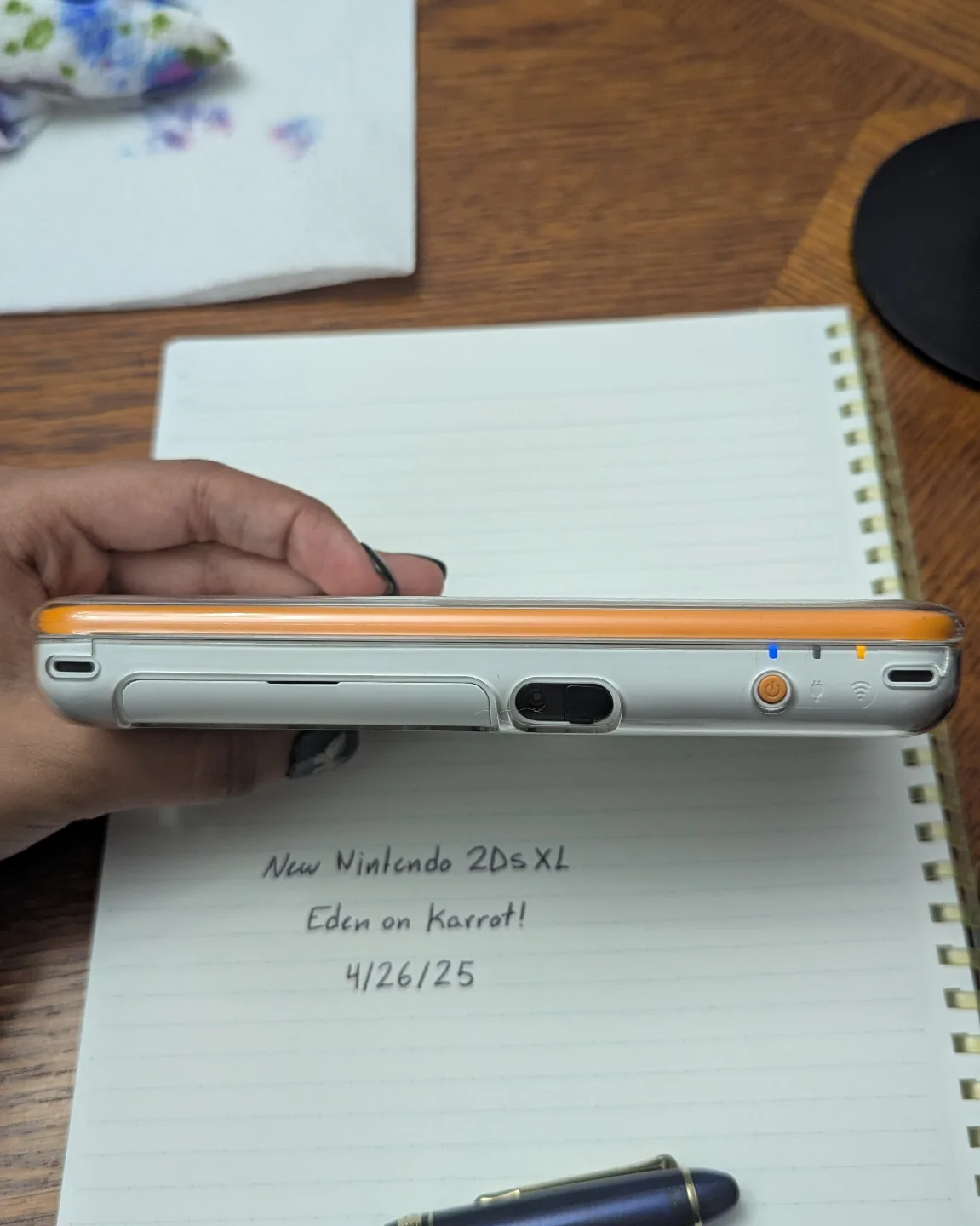 White & Orange New Nintendo 2DS XL image indicator(5)