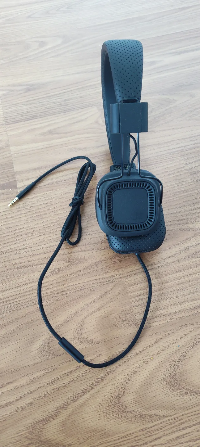 Wired On-Ear Headphones - Black thumbnail
