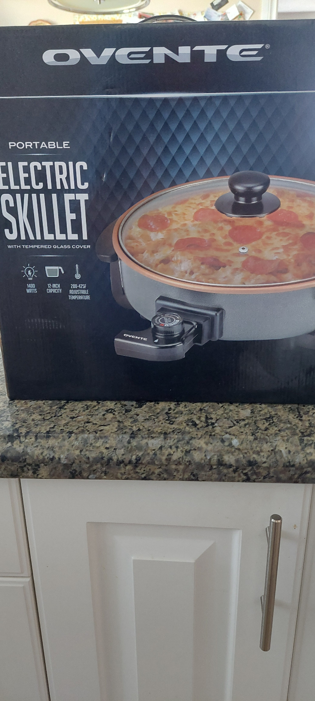 Ovente Portable Electric Skillet with Tempered Glass Lid