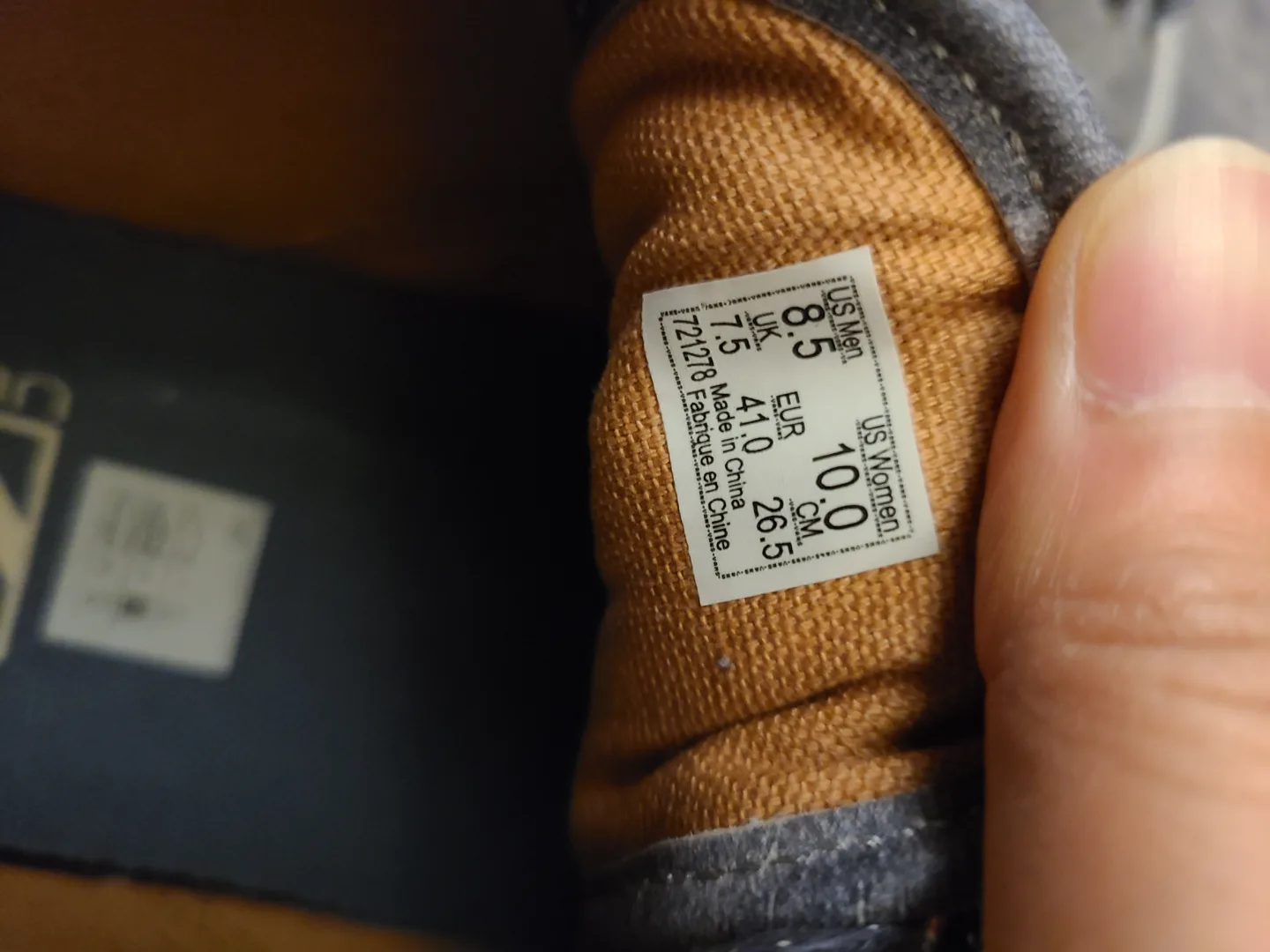 Vans Old Skool Suede Sneakers - Men's Size 8.5 image indicator(4)