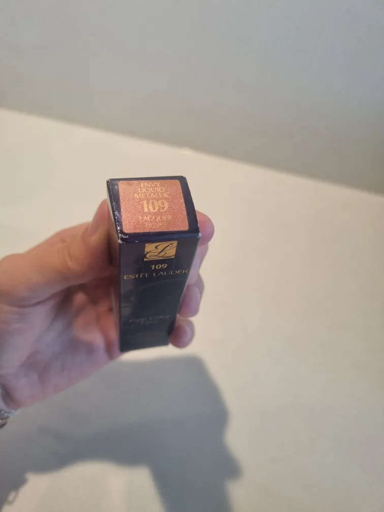 Estée Lauder Pure Color Envy Metallic Lacquer 109 image indicator(3)