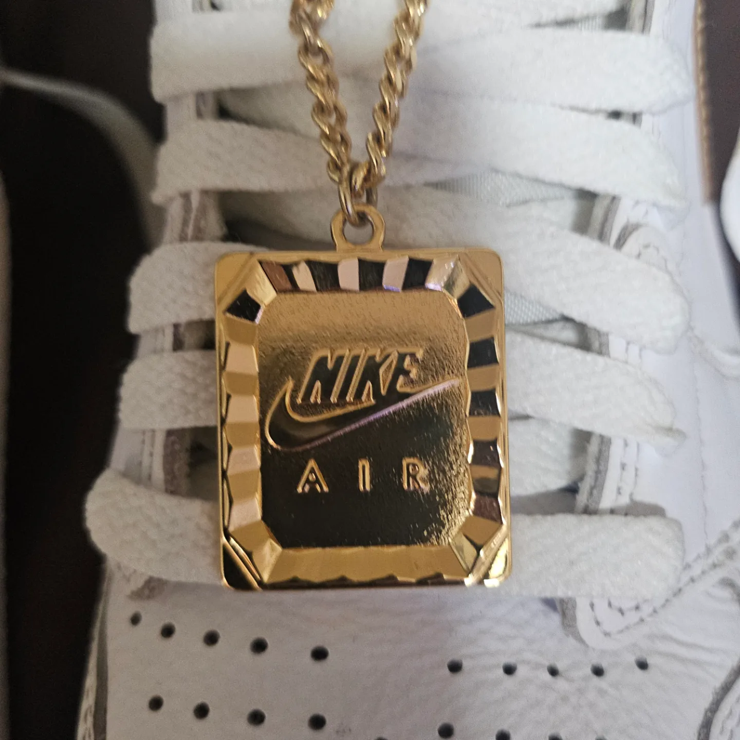 size 7.5, Nike Air Jordan 1 High OG Gold Medal image indicator(4)