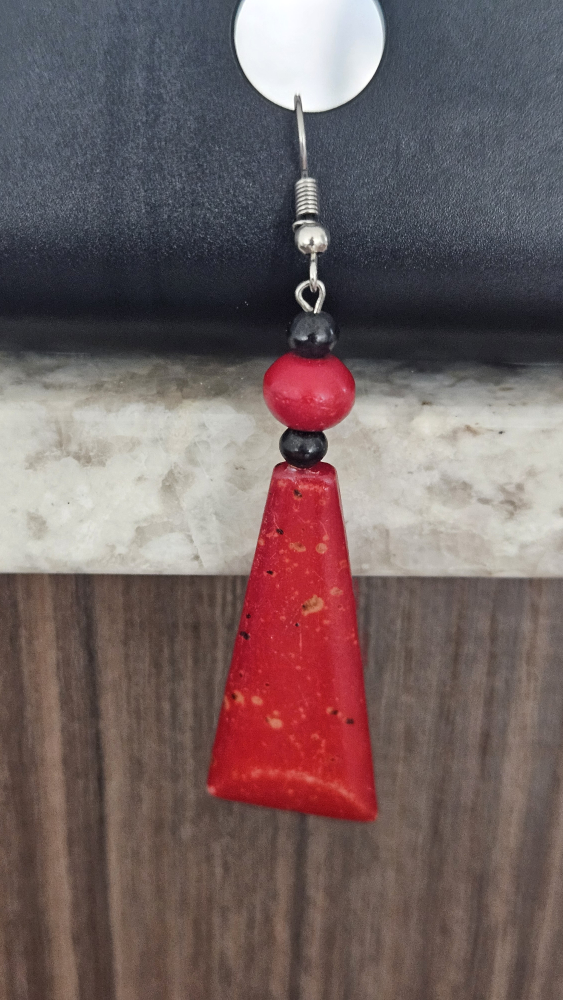 Red and Black Beaded Dangle Earrings - photo 2