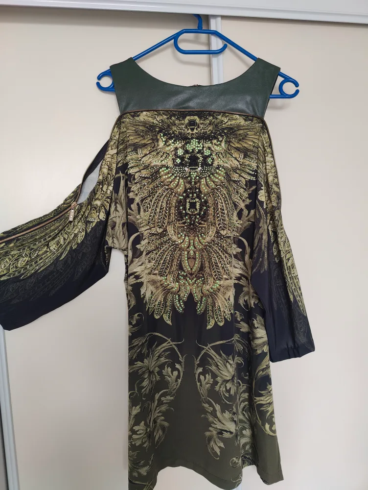 Gorgeous dress thumbnail
