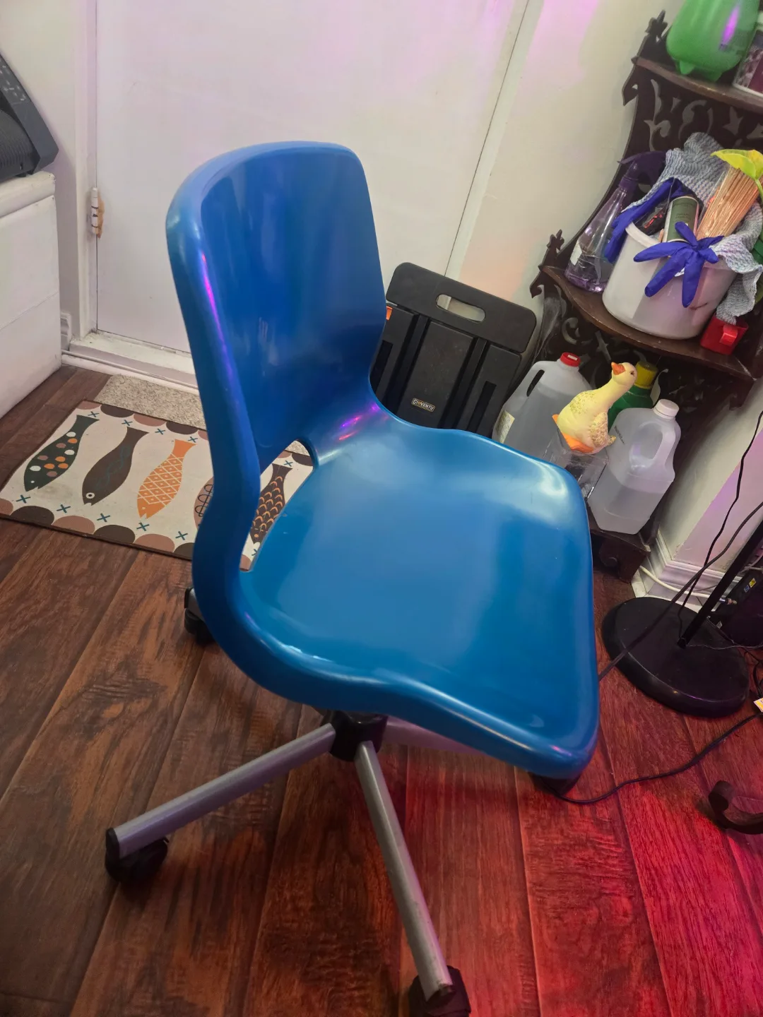 Black Leather Sofa & Two  Swivel Chairs image indicator(4)