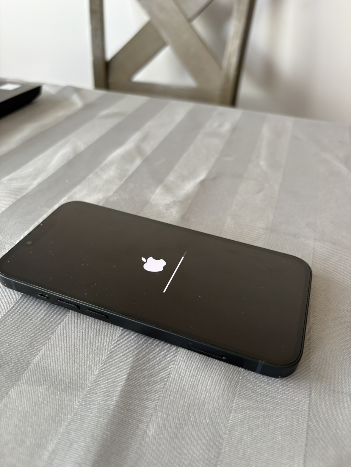 iPhone 13 - photo 4