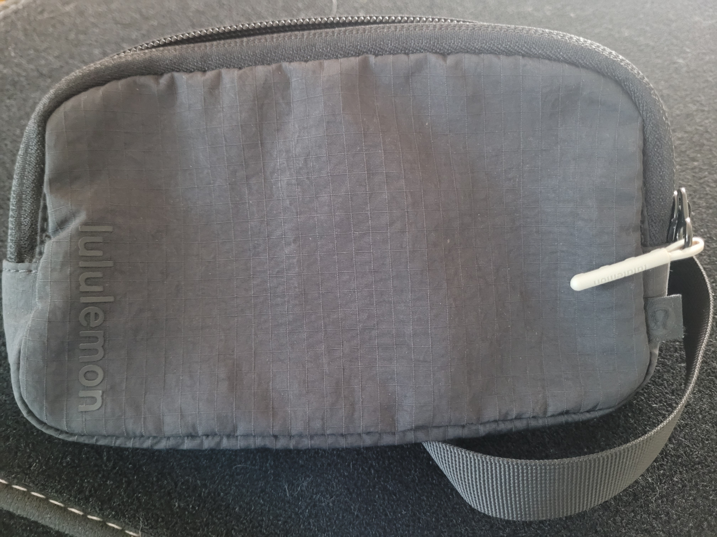 Lululemon Everywhere Belt Bag