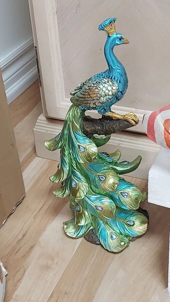 BRAND NEW Ornate Peacock Statue 💚 image indicator(2)