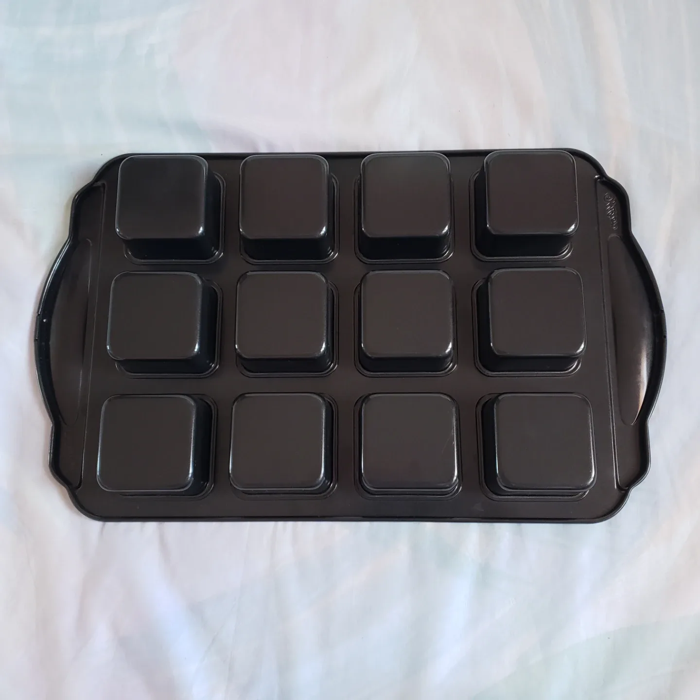 Wilton Non-Stick Square Muffin Pan image indicator(2)