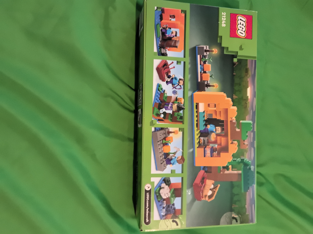 LEGO Minecraft The Pumpkin Farm 21248 - photo 2