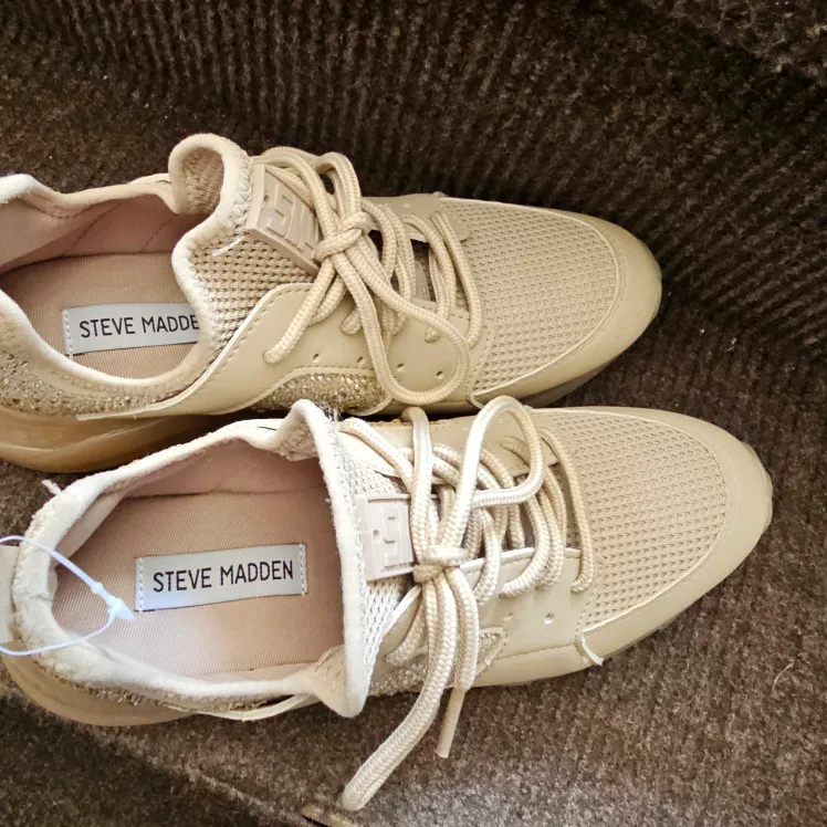 Steve Madden Women's Beige Sneakers Size 7 image indicator(3)