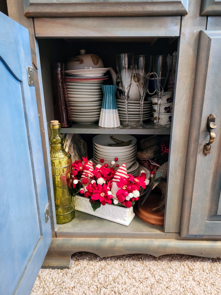 China Cabinet NEED GONE ASAP! - photo 2