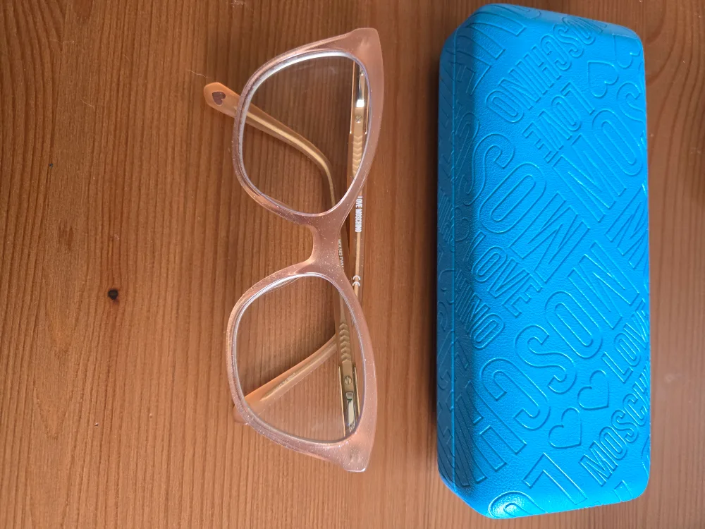 Love Moschino Prescription Eyeglasses - Pink Acetate Frame image indicator(2)