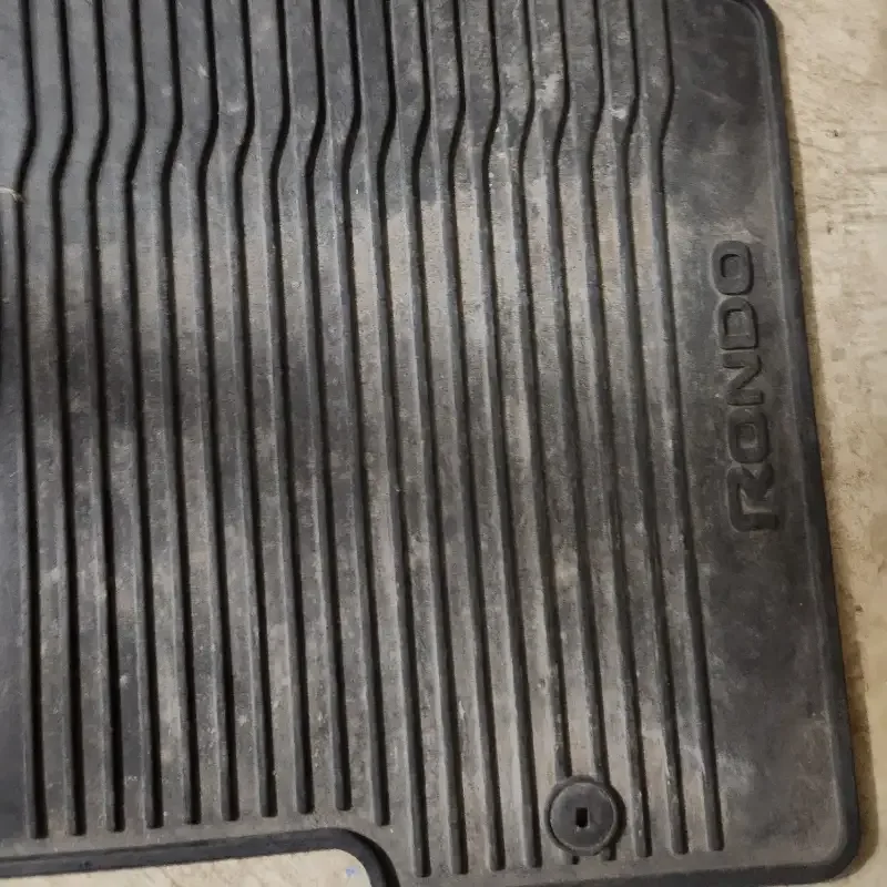 Kia Rondo rubber all weather Floor Mats 2014 to 2017 image indicator(3)