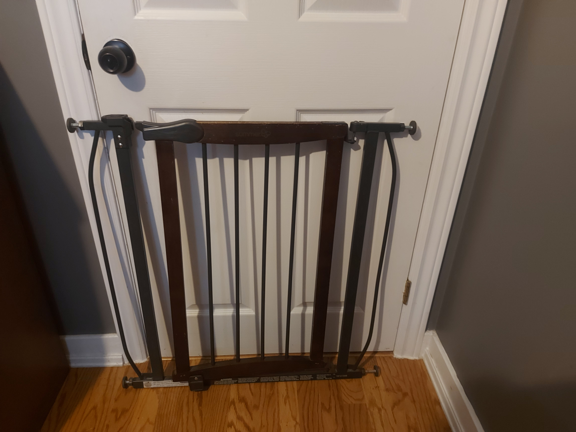 Evenflo 30-inch Wood and Metal Baby Gate