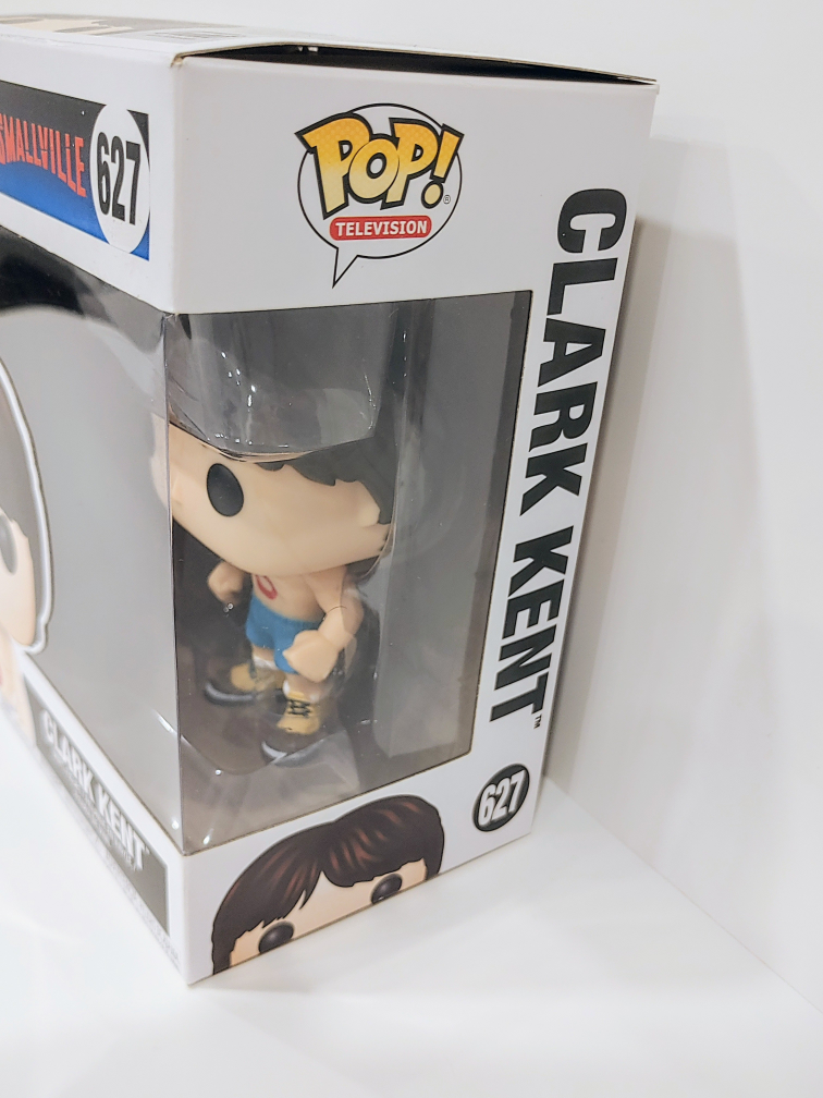 Smallville Funko Pop! Television #627 Clark Kent - photo 3