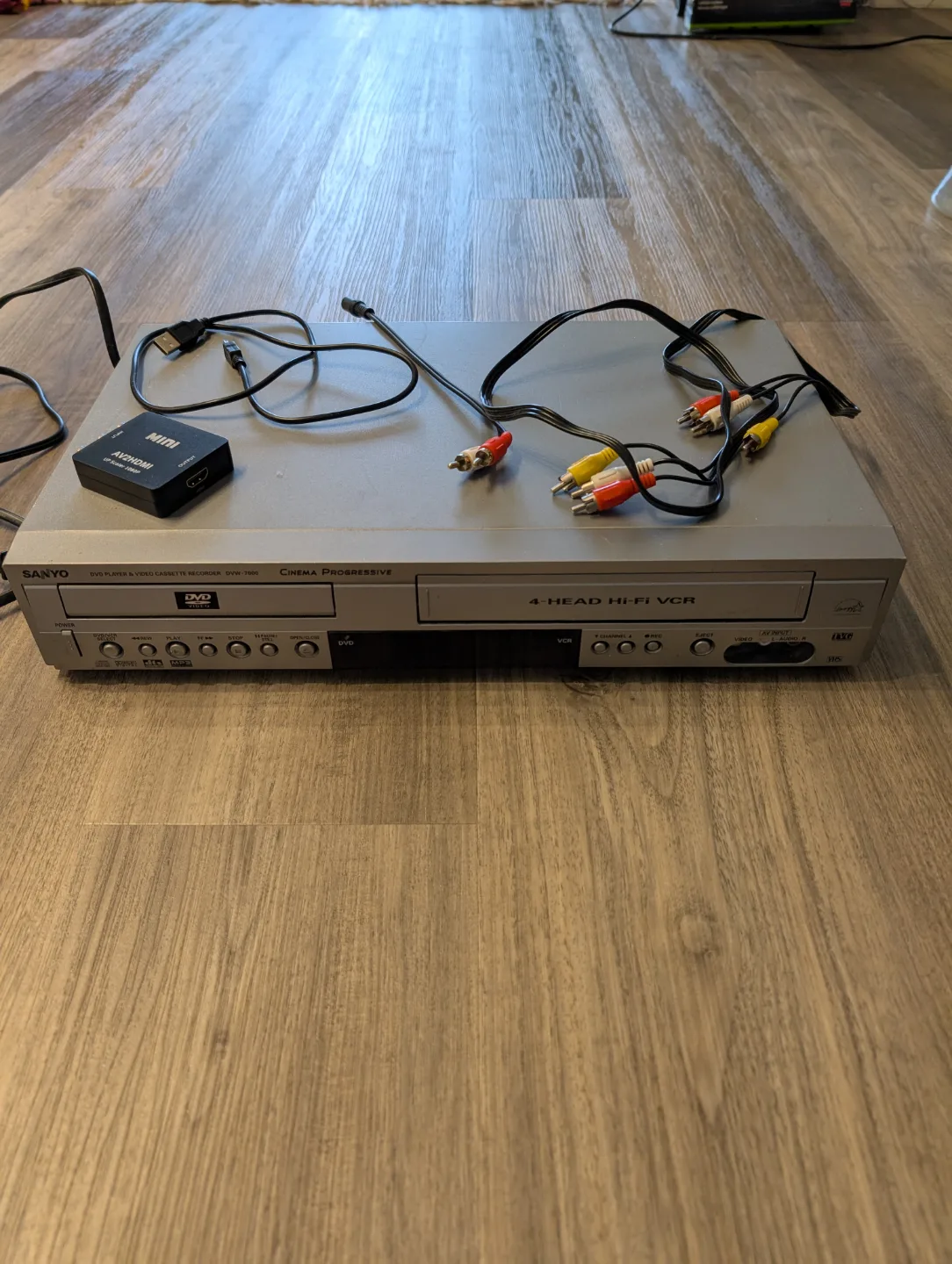 Sanyo VHS VCR DVD Player Combo thumbnail