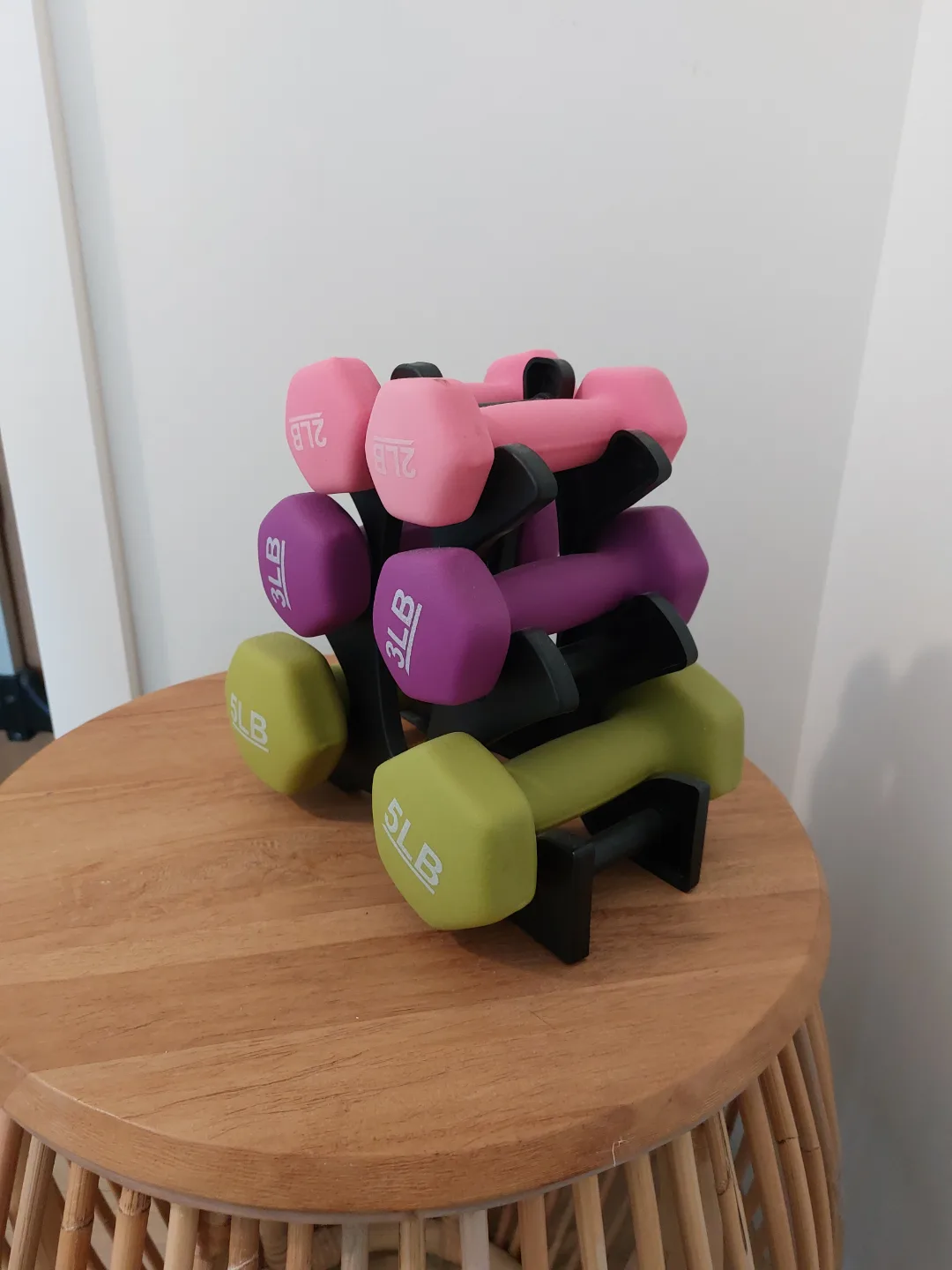 Set of small free weights