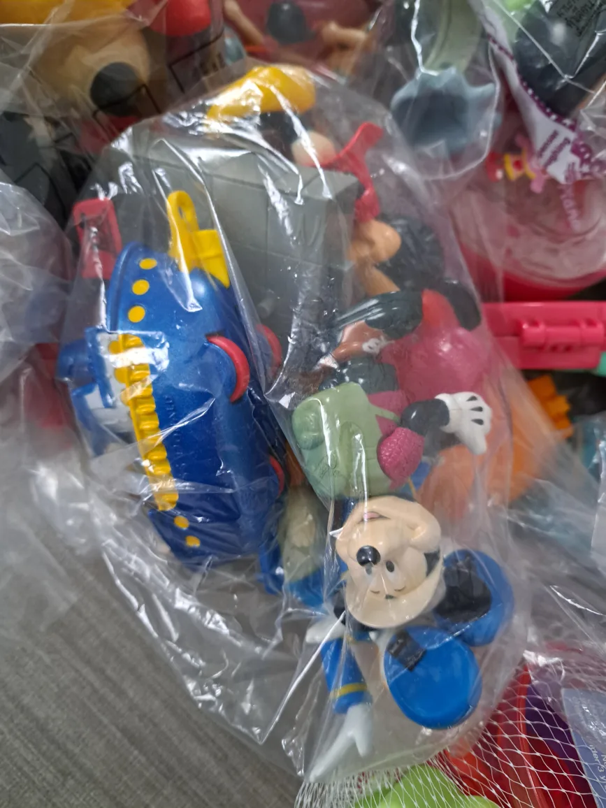Free toys (Pickup at Richmond Hill L4S) image indicator(2)