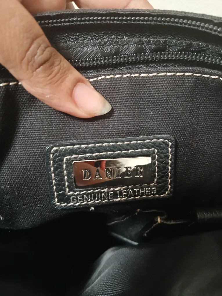 Danier Black Leather Tote Bag image indicator(2)